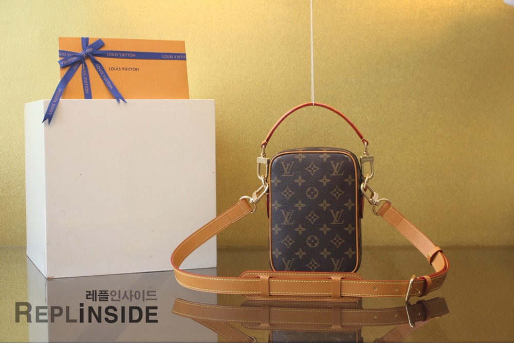 레플리카 명품 [LOUIS VUITTON] 루이비통 모노그램 다뉴브 크로스백 M14013 - 뒷면 실사