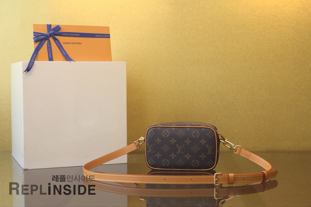 레플리카 명품 [LOUIS VUITTON] 루이비통 트로카데로 웨어러블 월렛 모노그램 M14058 - 옆면 실사