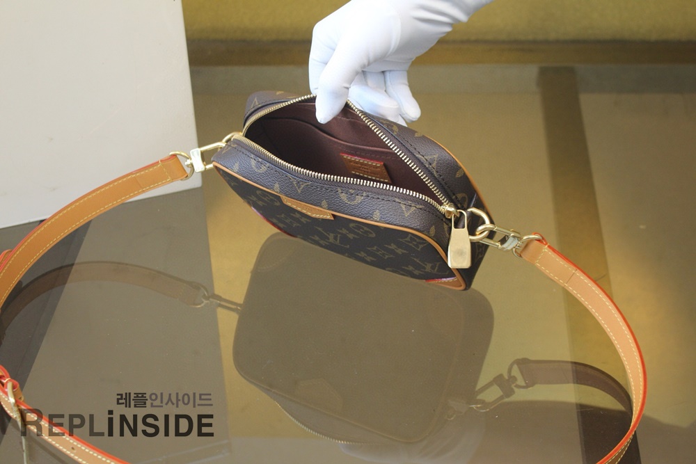 레플리카 명품 [LOUIS VUITTON] 루이비통 트로카데로 웨어러블 월렛 모노그램 M14058 - 박스 실사