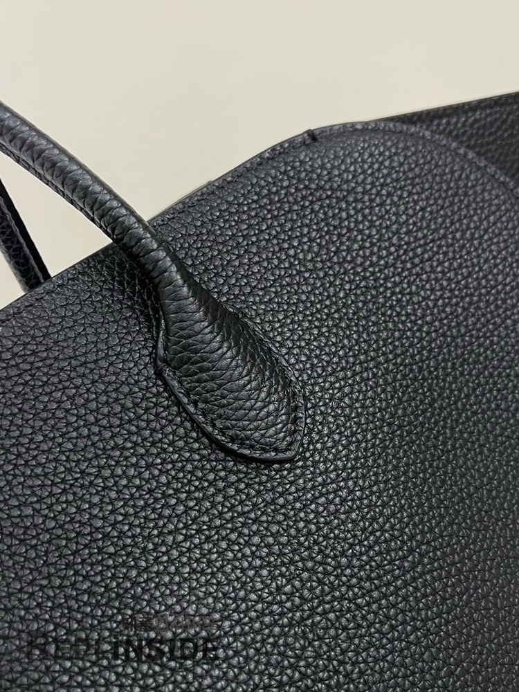 레플리카 명품 [The Row] 더로우 MARLO 말로백 17 블랙 레더 토트백 남녀공용 - 로고 실사