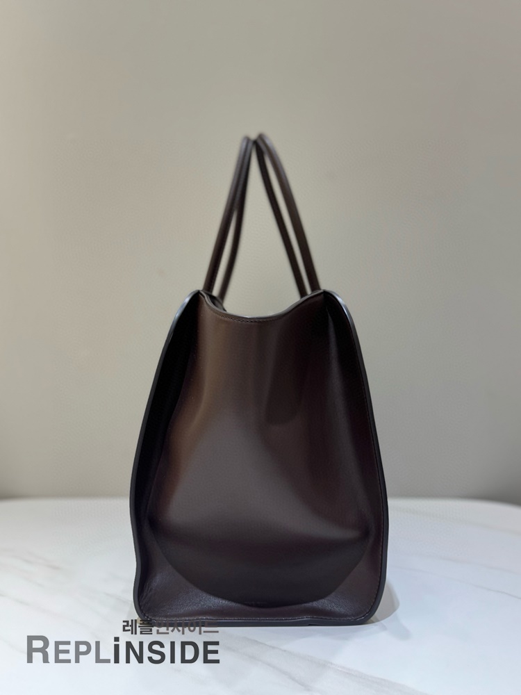 레플리카 명품 [The Row] 더로우 MARLO 말로백 17 딥브라운 레더 토트백 남녀공용 - 로고 실사