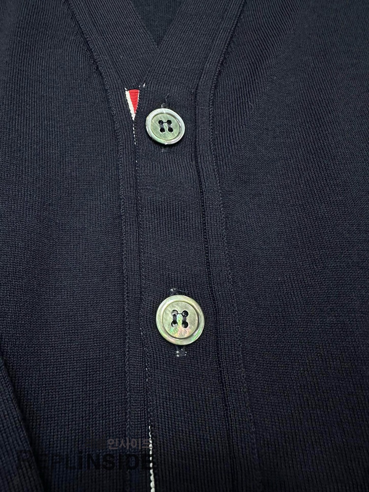 레플리카 명품 [Thom Browne] 톰브라운 블랙 울 V넥 가디건 남녀공용 - 사이즈 실사
