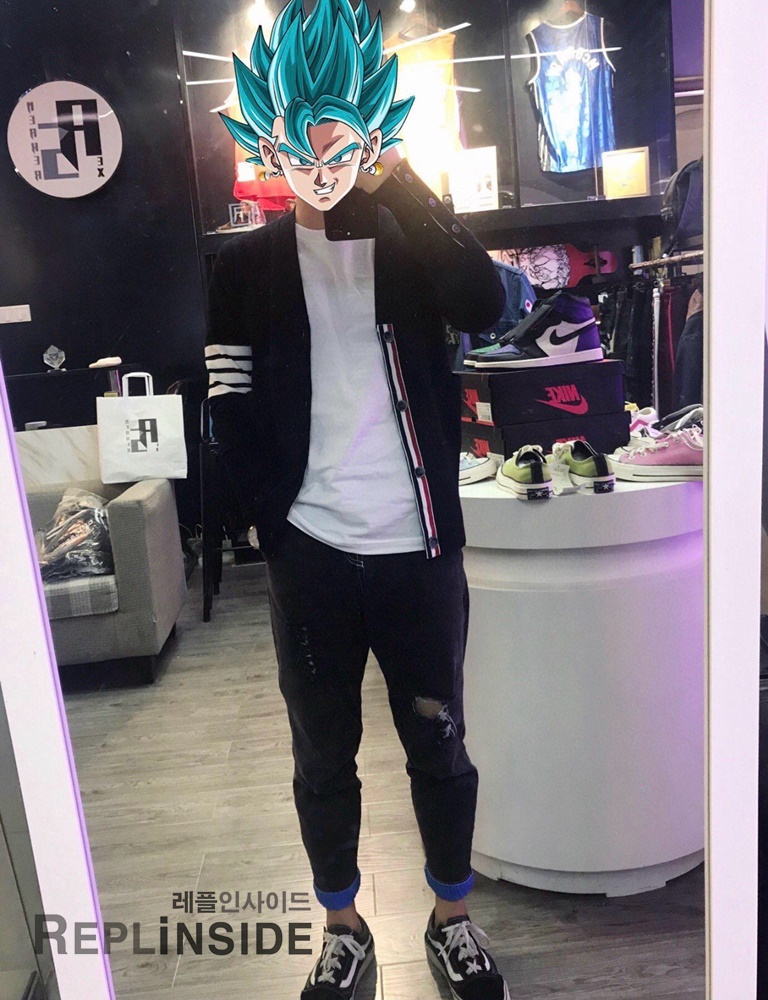 레플리카 명품 [Thom Browne] 톰브라운 블랙 울 V넥 가디건 남녀공용 - 상세 이미지 실사 50