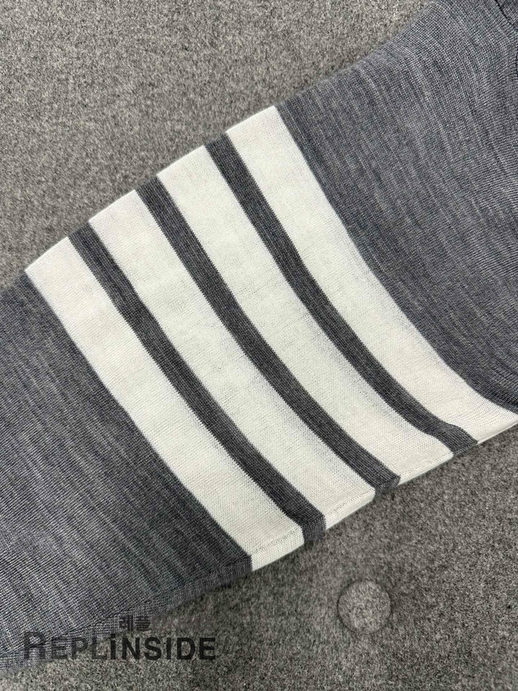 레플리카 명품 [Thom Browne] 톰브라운 블랙 울 V넥 가디건 남녀공용 - 사이즈 실사