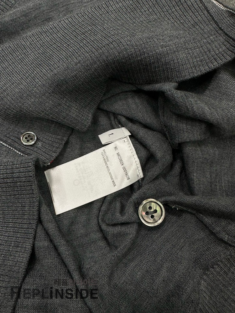 레플리카 명품 [Thom Browne] 톰브라운 블랙 울 V넥 가디건 남녀공용 - 상세 이미지 실사 18