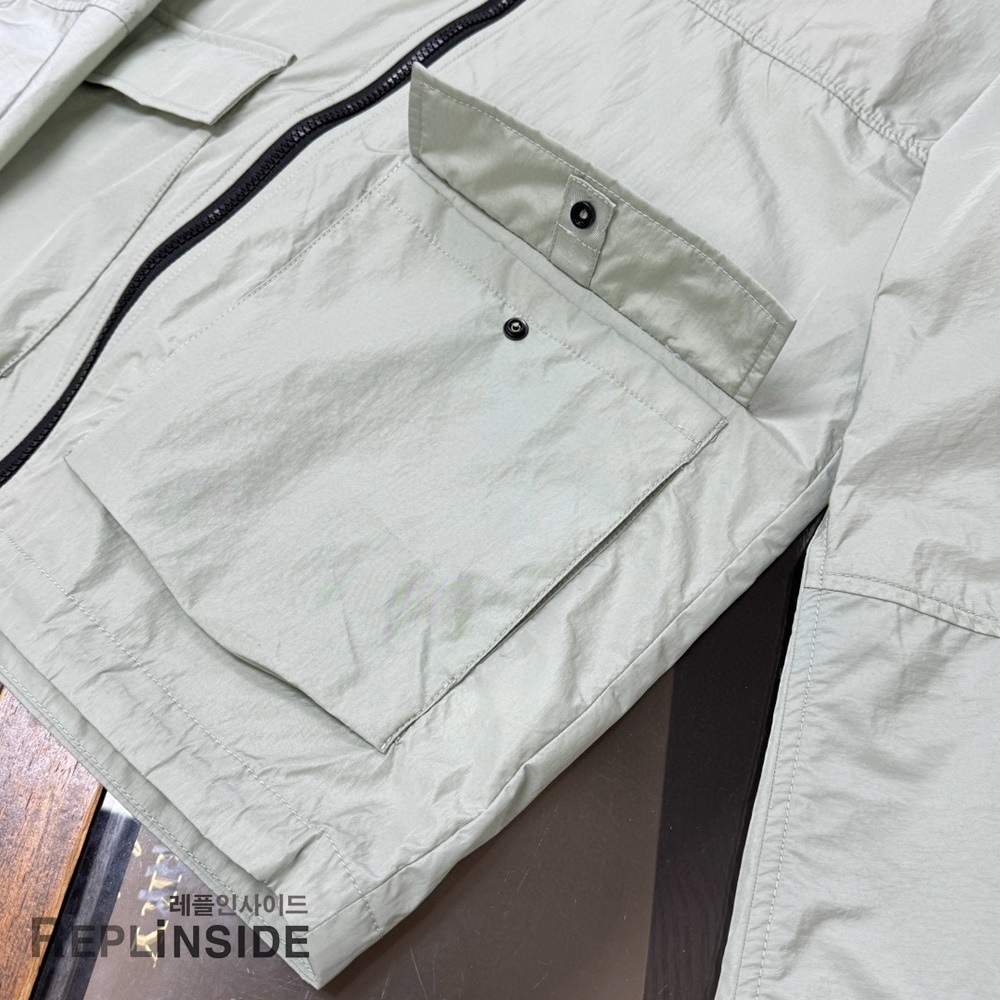 레플리카 명품 [STONE ISLAND] 스톤아일랜드 메탈 나일론 바람막이 후드 자켓 3컬러 남성용 - 박스 실사