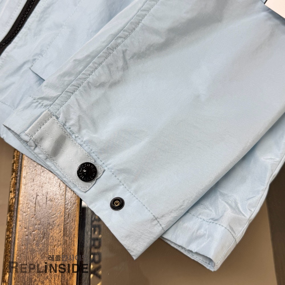 레플리카 명품 [STONE ISLAND] 스톤아일랜드 메탈 나일론 바람막이 후드 자켓 3컬러 남성용 - 비교 실사