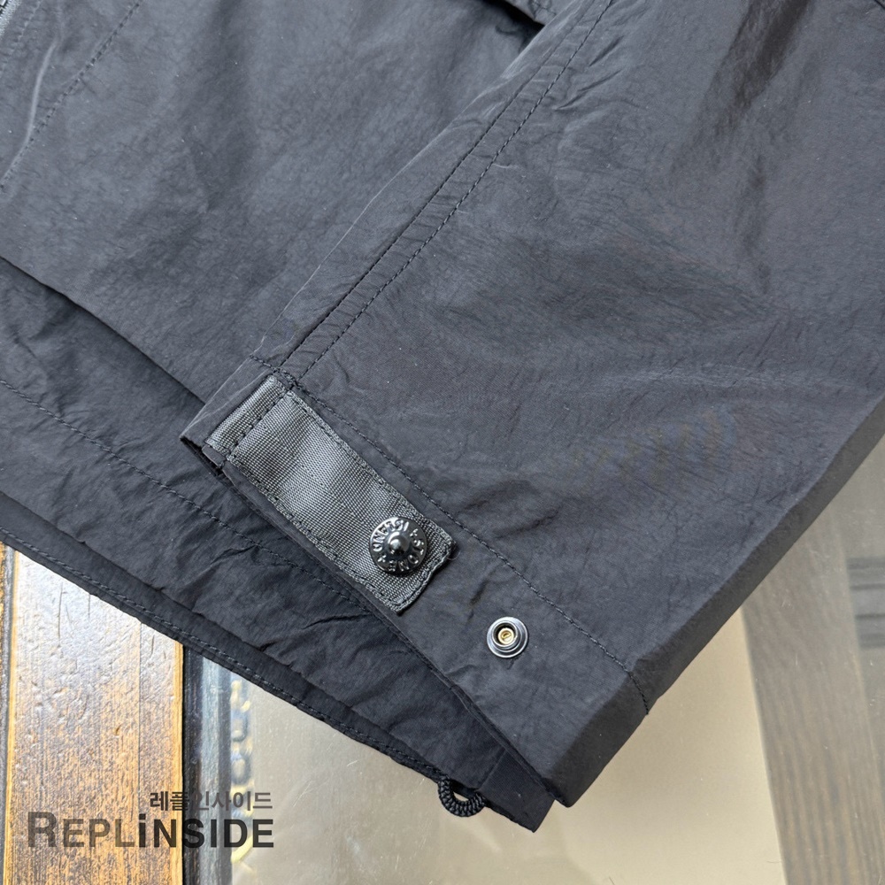 레플리카 명품 [STONE ISLAND] 스톤아일랜드 메탈 나일론 바람막이 후드 자켓 3컬러 남성용 - 상세 이미지 실사 25