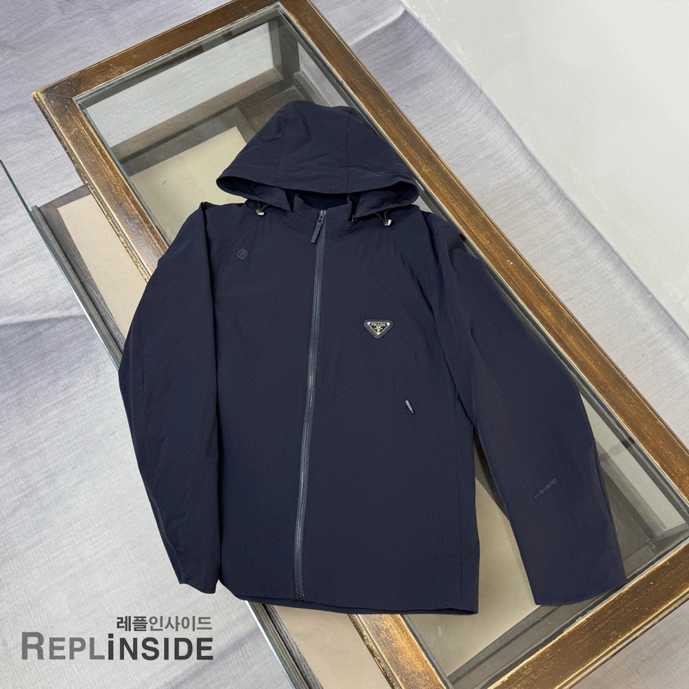 레플리카 명품 [PRADA] 프라다 바람막이 재킷 남성용 - 앞면 실사