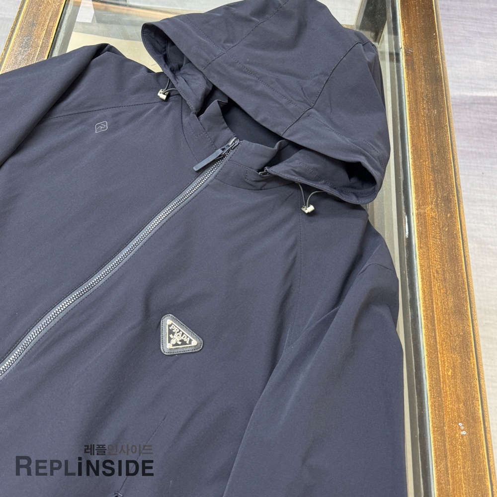 레플리카 명품 [PRADA] 프라다 바람막이 재킷 남성용 - 옆면 실사