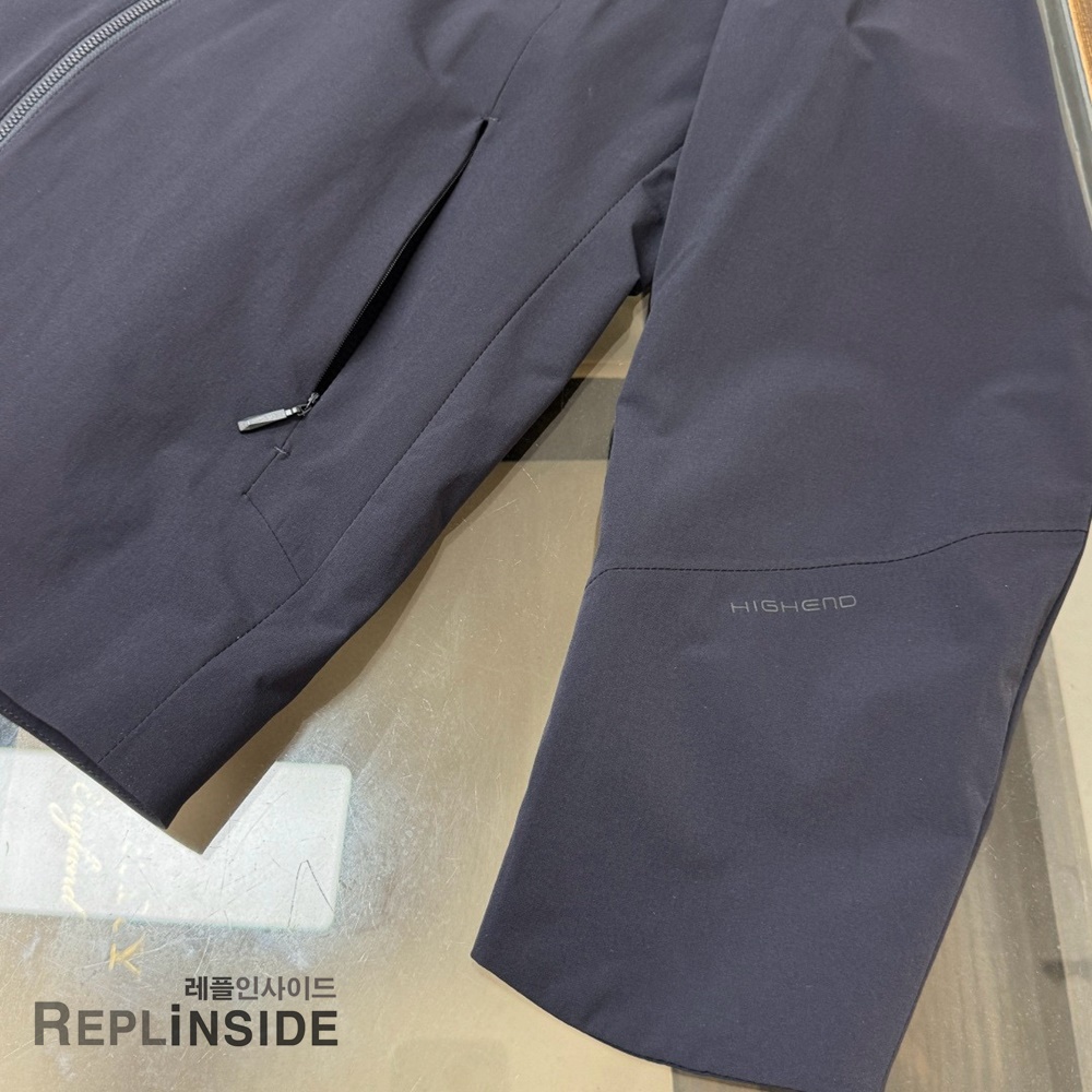 레플리카 명품 [PRADA] 프라다 바람막이 재킷 남성용 - 밑창 실사