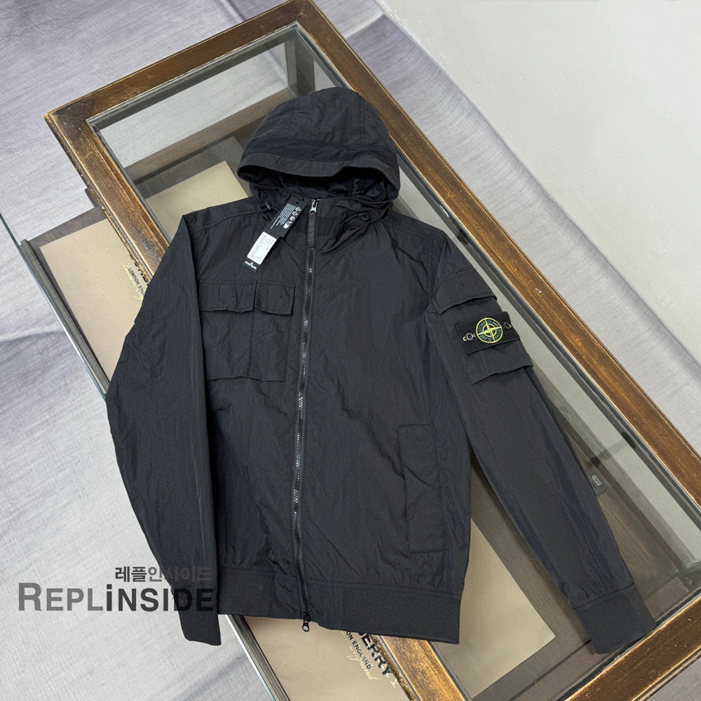 레플리카 명품 [STONE ISLAND] 스톤아일랜드 메탈 나일론 바람막이 후드 자켓 02 3컬러 남성용 - 앞면 실사