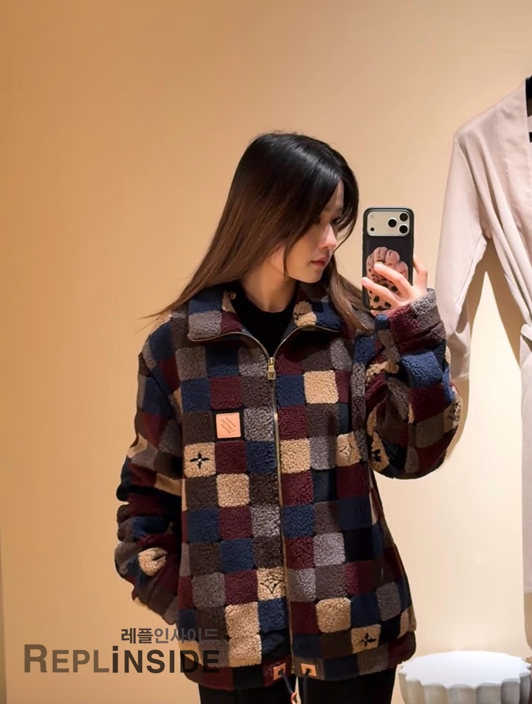 레플리카 명품 [LOUIS VUITTON] 루이비통 체크 다미에 플리스 집업 블루종 자켓 후리스 남성용 - 상세 이미지 실사 27