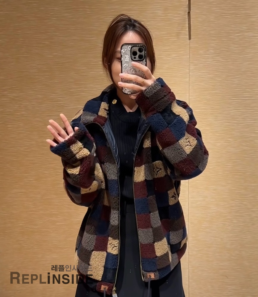 레플리카 명품 [LOUIS VUITTON] 루이비통 체크 다미에 플리스 집업 블루종 자켓 후리스 남성용 - 상세 이미지 실사 29