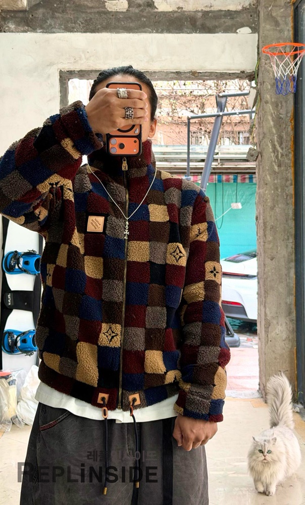 레플리카 명품 [LOUIS VUITTON] 루이비통 체크 다미에 플리스 집업 블루종 자켓 후리스 남성용 - 상세 이미지 실사 44