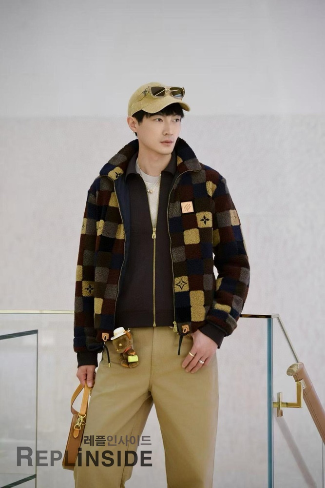 레플리카 명품 [LOUIS VUITTON] 루이비통 체크 다미에 플리스 집업 블루종 자켓 후리스 남성용 - 상세 이미지 실사 51