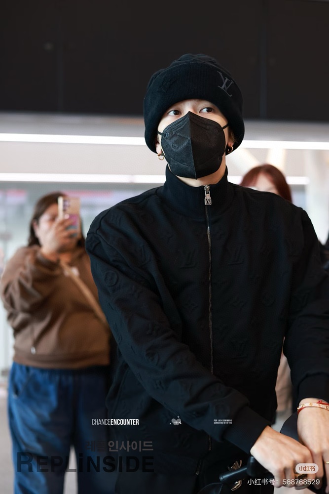 레플리카 명품 [LOUIS VUITTON] 루이비통 모노그램 엠보싱 재킷 남성용 - 상세 이미지 실사 18