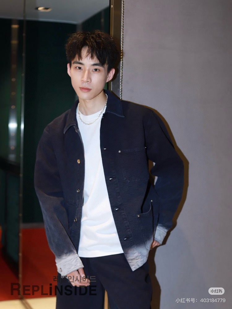 레플리카 명품 [LOUIS VUITTON] 루이비통 모노그램 엠보싱 재킷 남성용 - 상세 이미지 실사 35