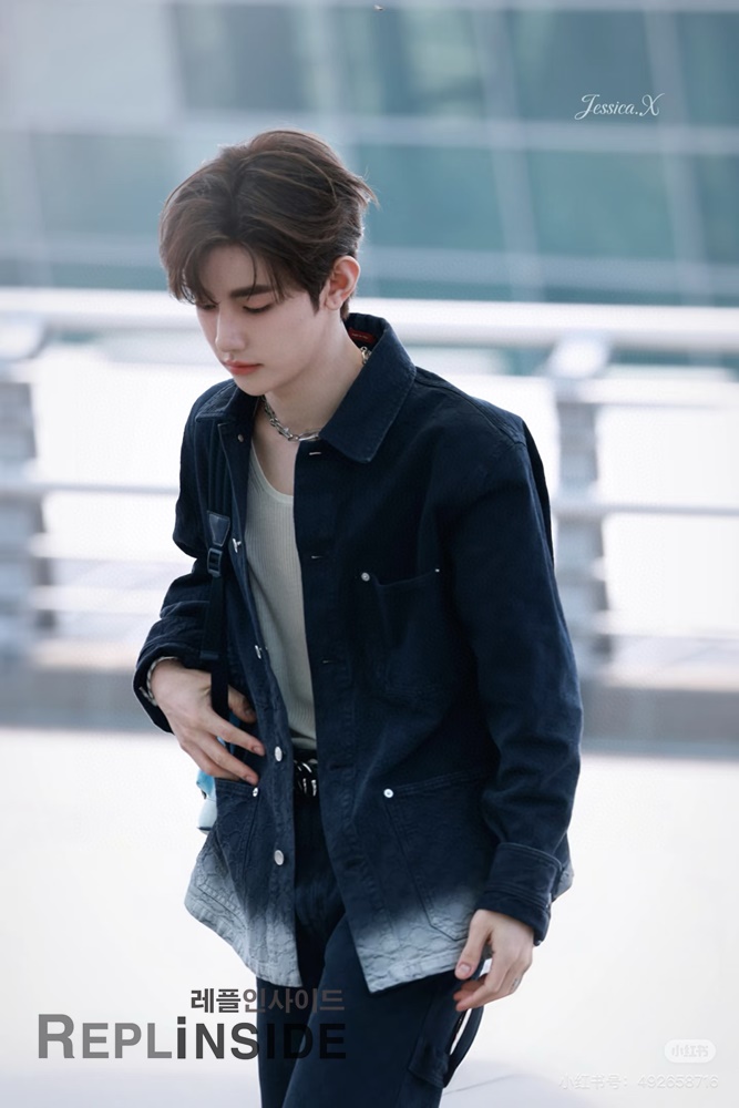 레플리카 명품 [LOUIS VUITTON] 루이비통 모노그램 엠보싱 재킷 남성용 - 상세 이미지 실사 44