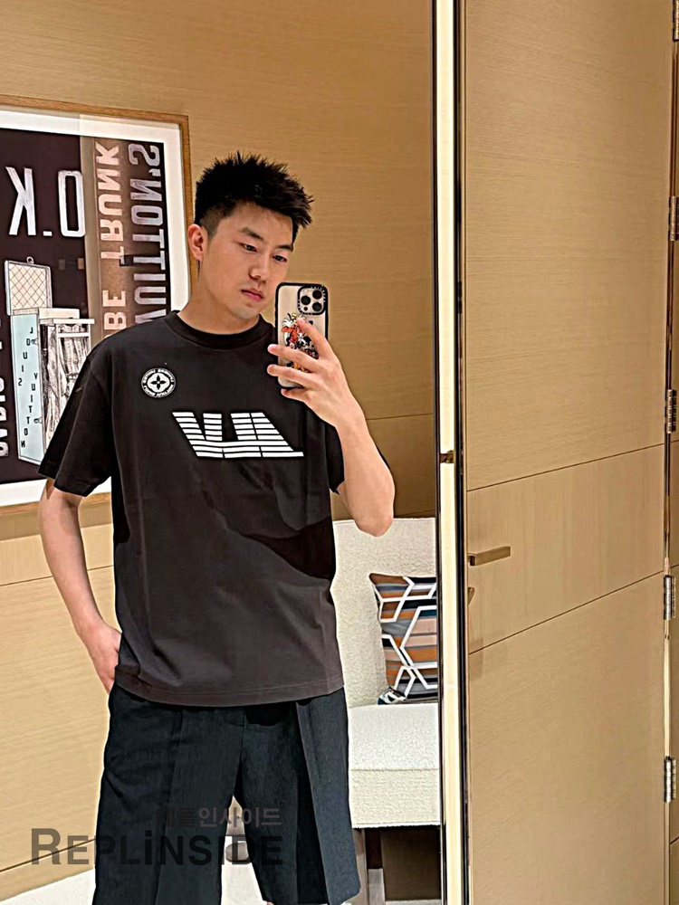 레플리카 명품 [LOUIS VUITTON] 루이비통 지구본 프린트 티셔츠 남성용 - 상세 이미지 실사 18