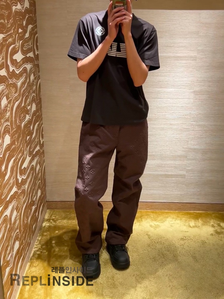 레플리카 명품 [LOUIS VUITTON] 루이비통 지구본 프린트 티셔츠 남성용 - 상세 이미지 실사 23