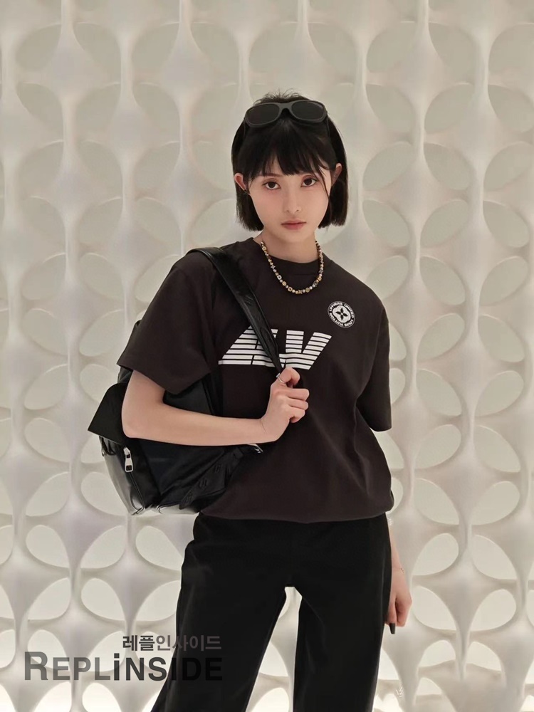 레플리카 명품 [LOUIS VUITTON] 루이비통 지구본 프린트 티셔츠 남성용 - 상세 이미지 실사 24