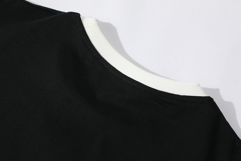 레플리카 명품 [MIUMIU] 미우미우 자수 로고 패치 티셔츠 화이트/블랙 2컬러 남녀공용 - 상세 이미지 실사 23