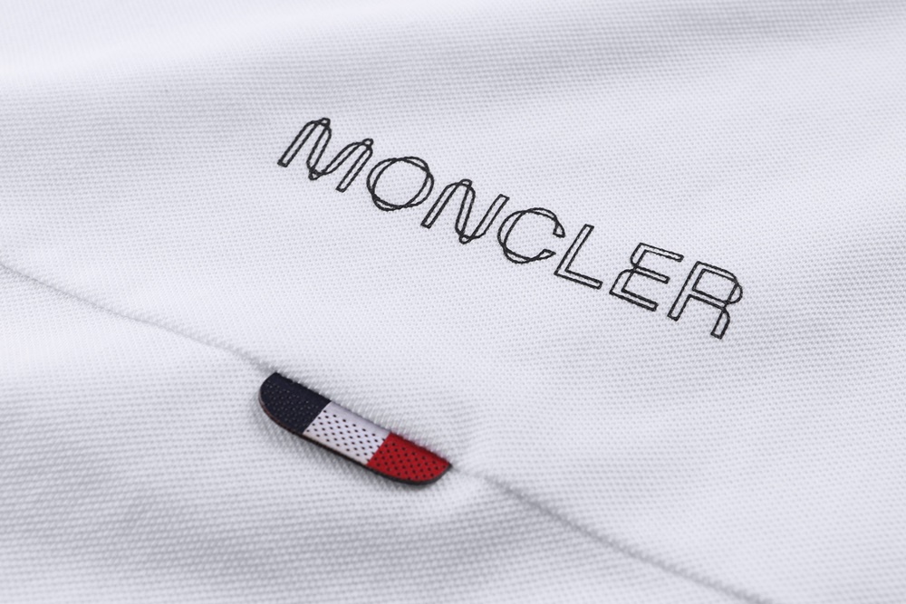 레플리카 명품 [MONCLER] 몽클레어 블랙 패치 피케 폴로셔츠 화이트/블랙 2컬러 남녀공용 - 밑창 실사