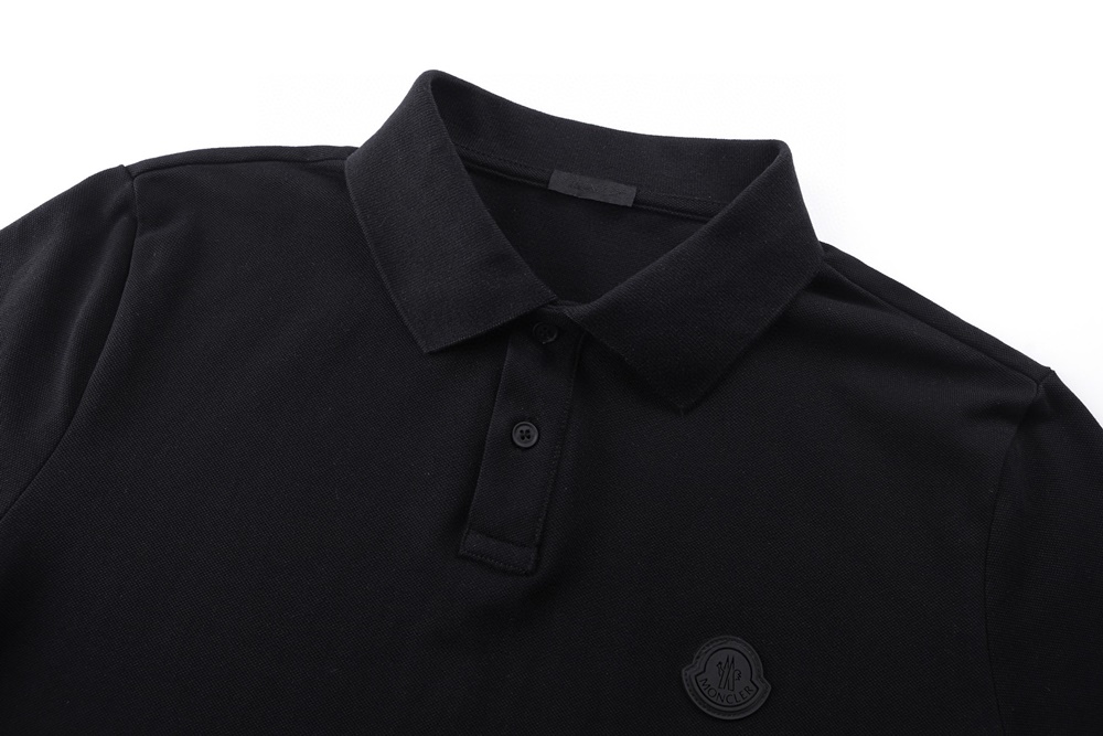 레플리카 명품 [MONCLER] 몽클레어 블랙 패치 피케 폴로셔츠 화이트/블랙 2컬러 남녀공용 - 소재 실사