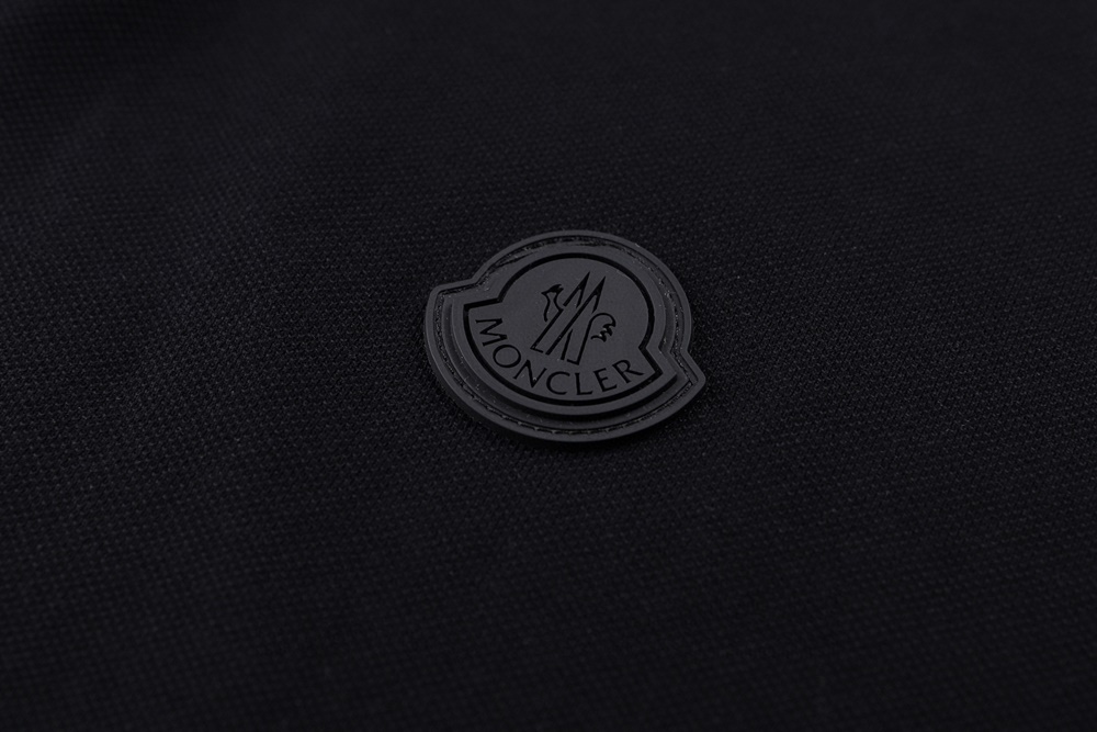 레플리카 명품 [MONCLER] 몽클레어 블랙 패치 피케 폴로셔츠 화이트/블랙 2컬러 남녀공용 - 상세 이미지 실사 26