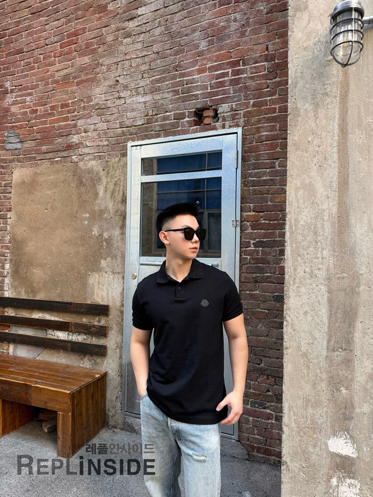 레플리카 명품 [MONCLER] 몽클레어 블랙 패치 피케 폴로셔츠 화이트/블랙 2컬러 남녀공용 - 상세 이미지 실사 28