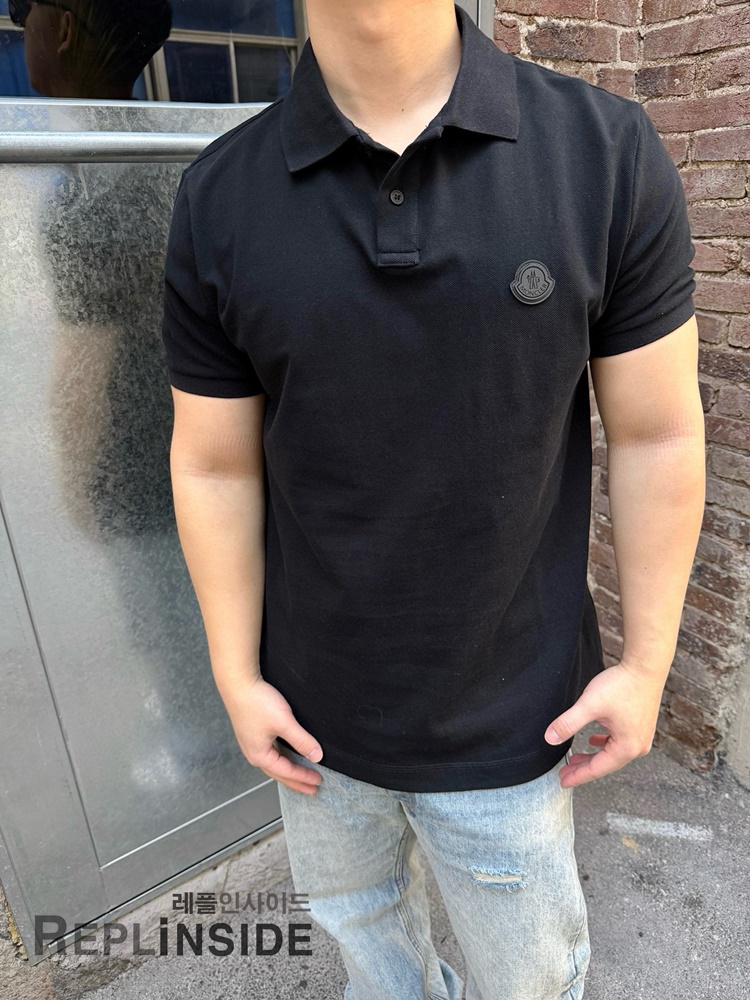 레플리카 명품 [MONCLER] 몽클레어 블랙 패치 피케 폴로셔츠 화이트/블랙 2컬러 남녀공용 - 상세 이미지 실사 34