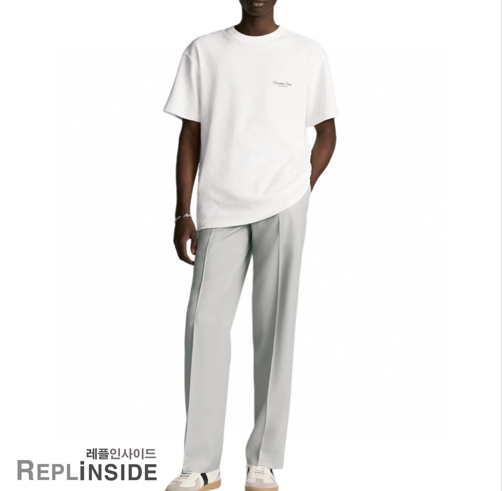 레플리카 명품 [DIOR] 디올 자수 디테일 테리 코튼 남성 반팔티셔츠 블루/화이트 2컬러 남녀공용 - 상세 이미지 실사 32