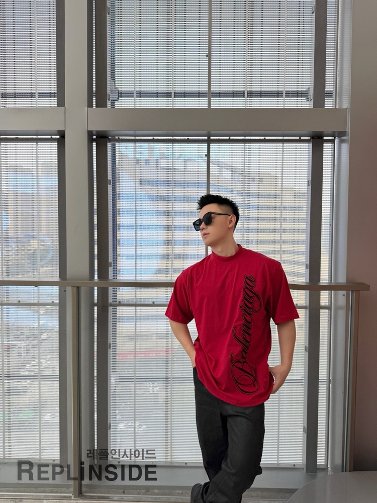 레플리카 명품 [BALENCIAGA] 발렌시아가 레드 반팔 티셔츠 남성용 - 특가 실사