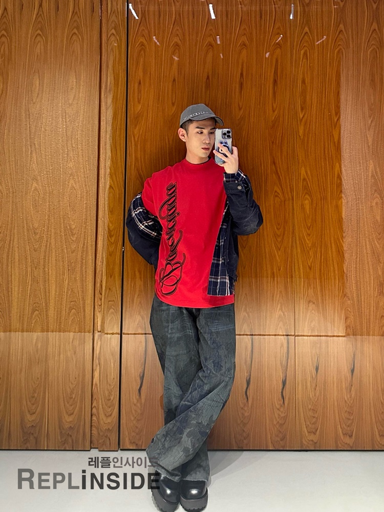 레플리카 명품 [BALENCIAGA] 발렌시아가 레드 반팔 티셔츠 남성용 - 상세 이미지 실사 19