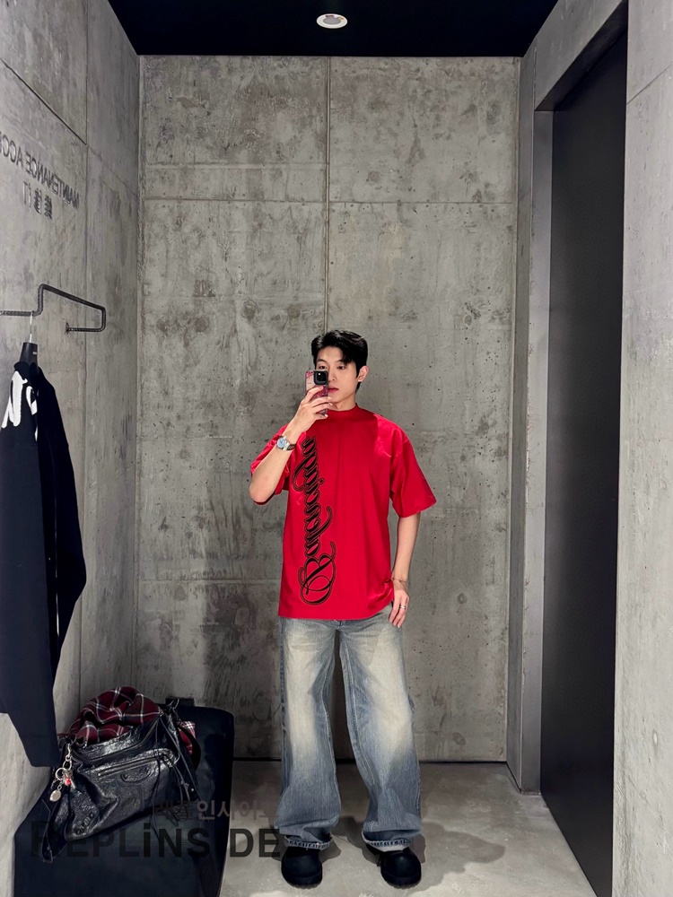 레플리카 명품 [BALENCIAGA] 발렌시아가 레드 반팔 티셔츠 남성용 - 상세 이미지 실사 21