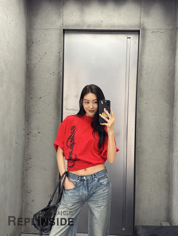 레플리카 명품 [BALENCIAGA] 발렌시아가 레드 반팔 티셔츠 남성용 - 상세 이미지 실사 23