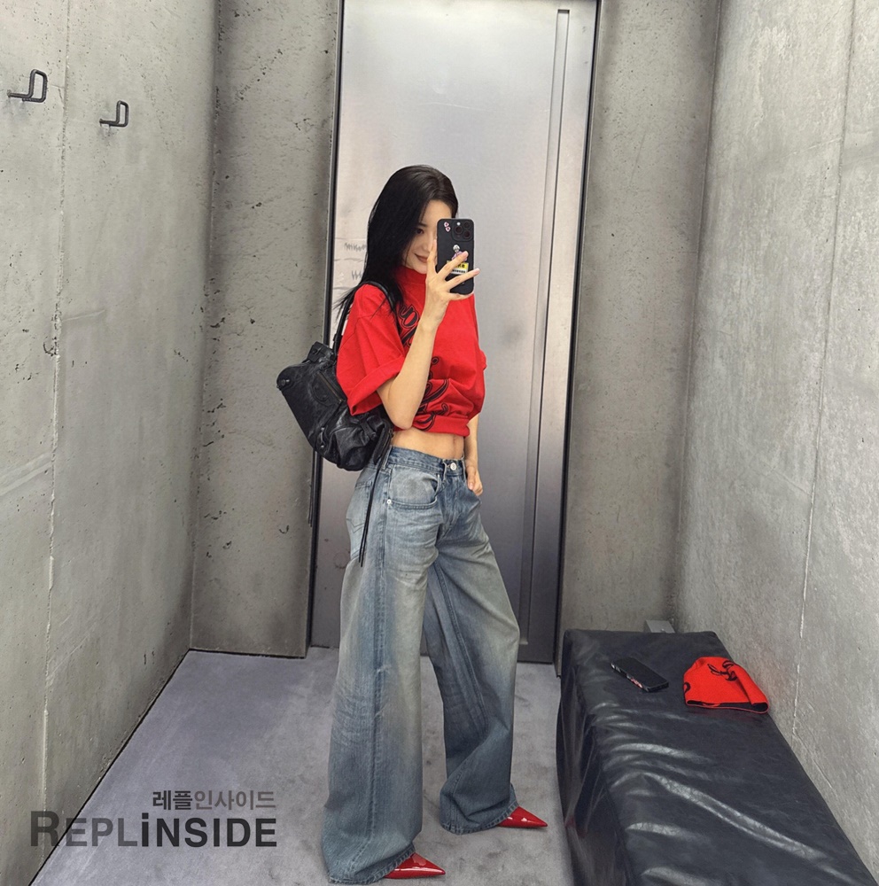 레플리카 명품 [BALENCIAGA] 발렌시아가 레드 반팔 티셔츠 남성용 - 상세 이미지 실사 24