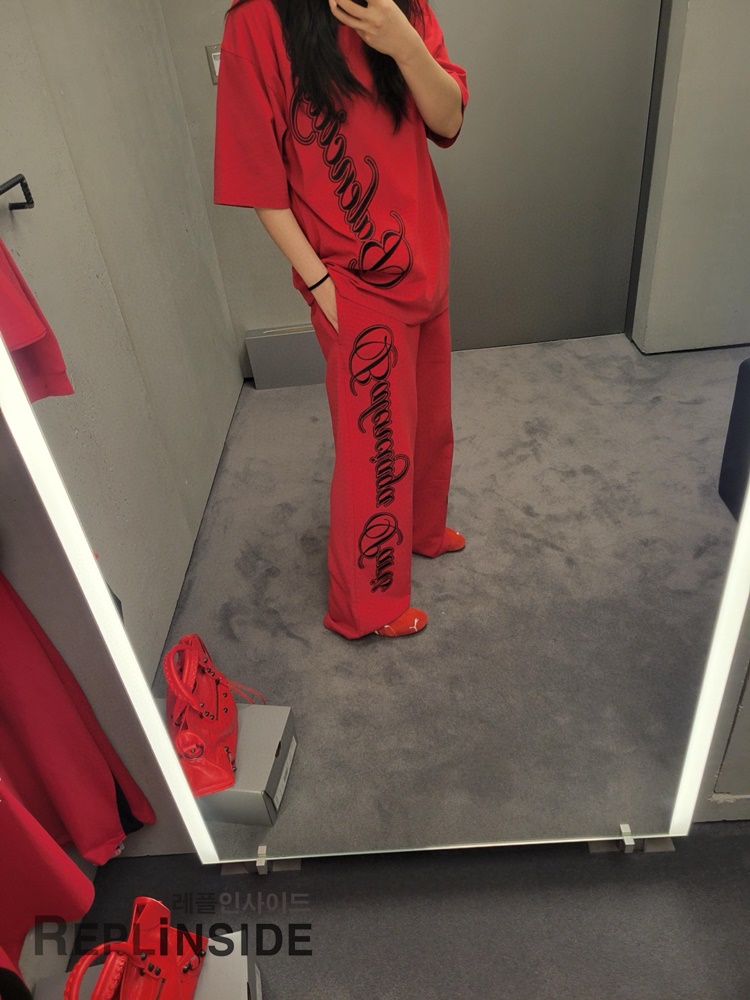 레플리카 명품 [BALENCIAGA] 발렌시아가 레드 반팔 티셔츠 남성용 - 상세 이미지 실사 27