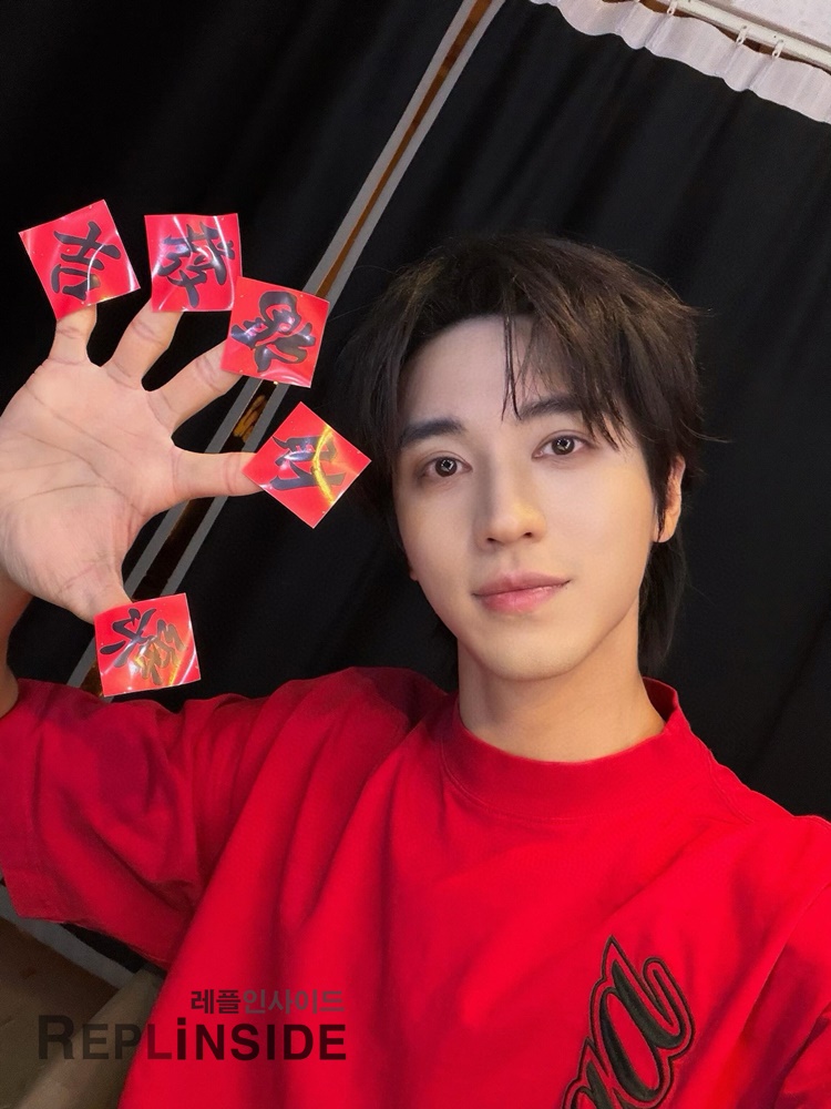 레플리카 명품 [BALENCIAGA] 발렌시아가 레드 반팔 티셔츠 남성용 - 상세 이미지 실사 29