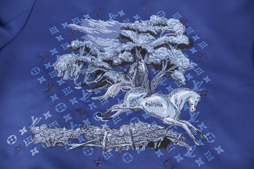 레플리카 명품 [LOUIS VUITTON] 루이비통 시그니처 자수 수베니어 자켓 (야구자켓) 남녀공용 - 택 실사