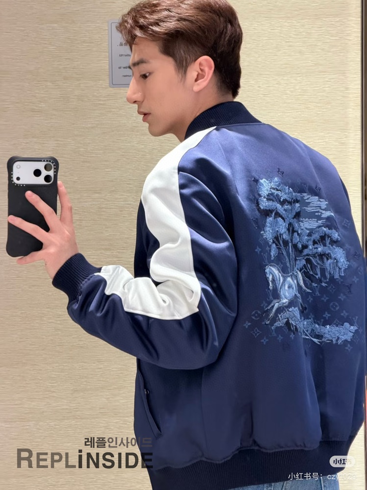 레플리카 명품 [LOUIS VUITTON] 루이비통 시그니처 자수 수베니어 자켓 (야구자켓) 남녀공용 - 특가 실사