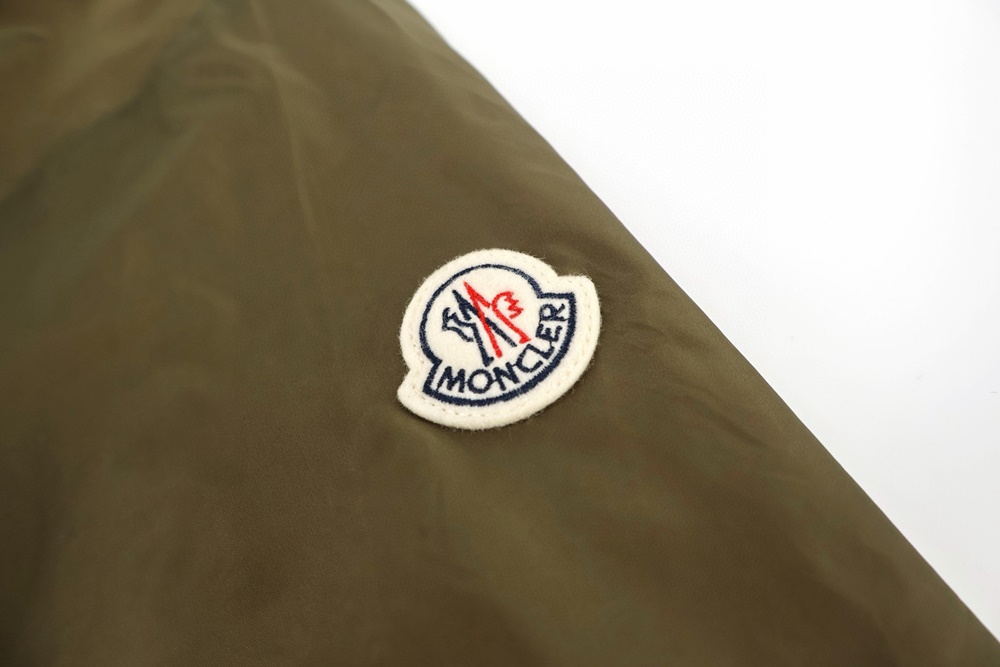 레플리카 명품 [MONCLER] 몽클레어 리버서블 봄버 바람막이 자켓 남녀공용 - 착용샷 실사