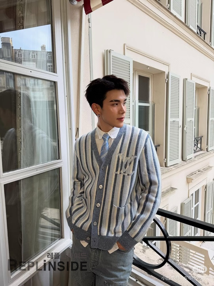 레플리카 명품 [LOUIS VUITTON] 루이비통 스트라이프드 자카드 가디건 남녀공용 - 소재 실사
