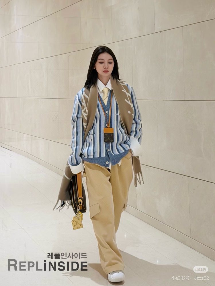 레플리카 명품 [LOUIS VUITTON] 루이비통 스트라이프드 자카드 가디건 남녀공용 - 사이즈 실사