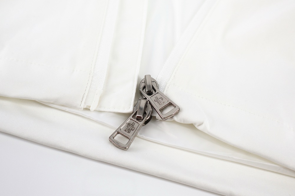 레플리카 명품 [MONCLER] 몽클레어 캡 야상 후드 바람막이 2컬러 네이비/화이트 2컬러 남녀공용 - 소재 실사