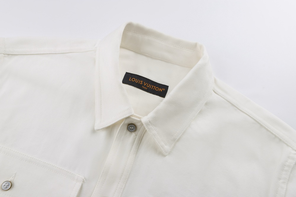 레플리카 명품 [LOUIS VUITTON] 루이비통 시그니처 자카드 오버셔츠 남성용 - 뒷면 실사