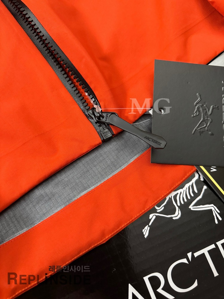 레플리카 명품 [ARCTERY] 아크테릭스 알파 ALPHA SV 8 자켓 3컬러 남녀공용 - 상세 이미지 실사 26