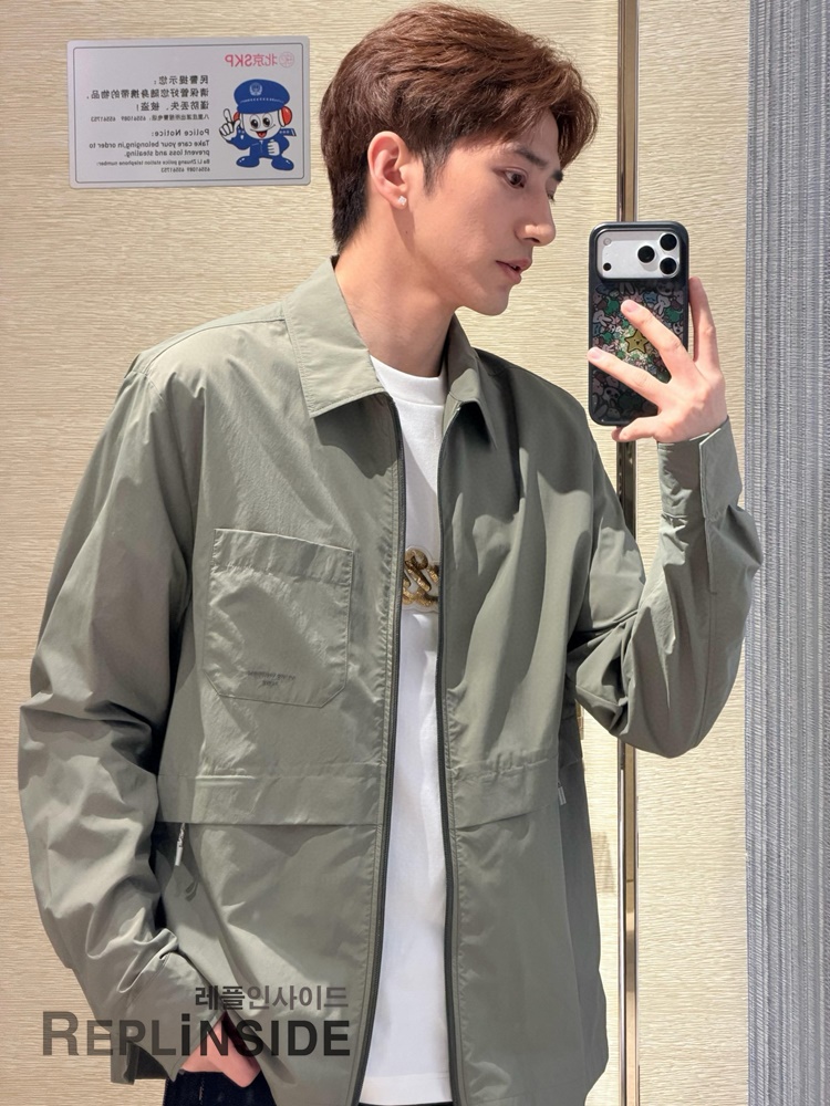 레플리카 명품 [LOUIS VUITTON] 루이비통 글램핑 슬리브드 셔츠 남성용 - 포장 실사