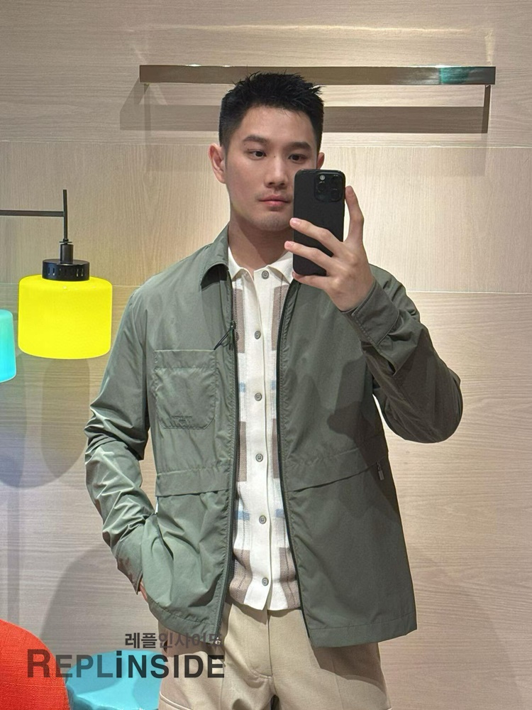 레플리카 명품 [LOUIS VUITTON] 루이비통 글램핑 슬리브드 셔츠 남성용 - 라벨 실사